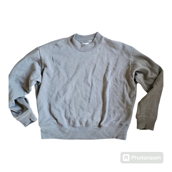 a new day Tops - a new day: Gray Sweatshirt | NWOT! 💛